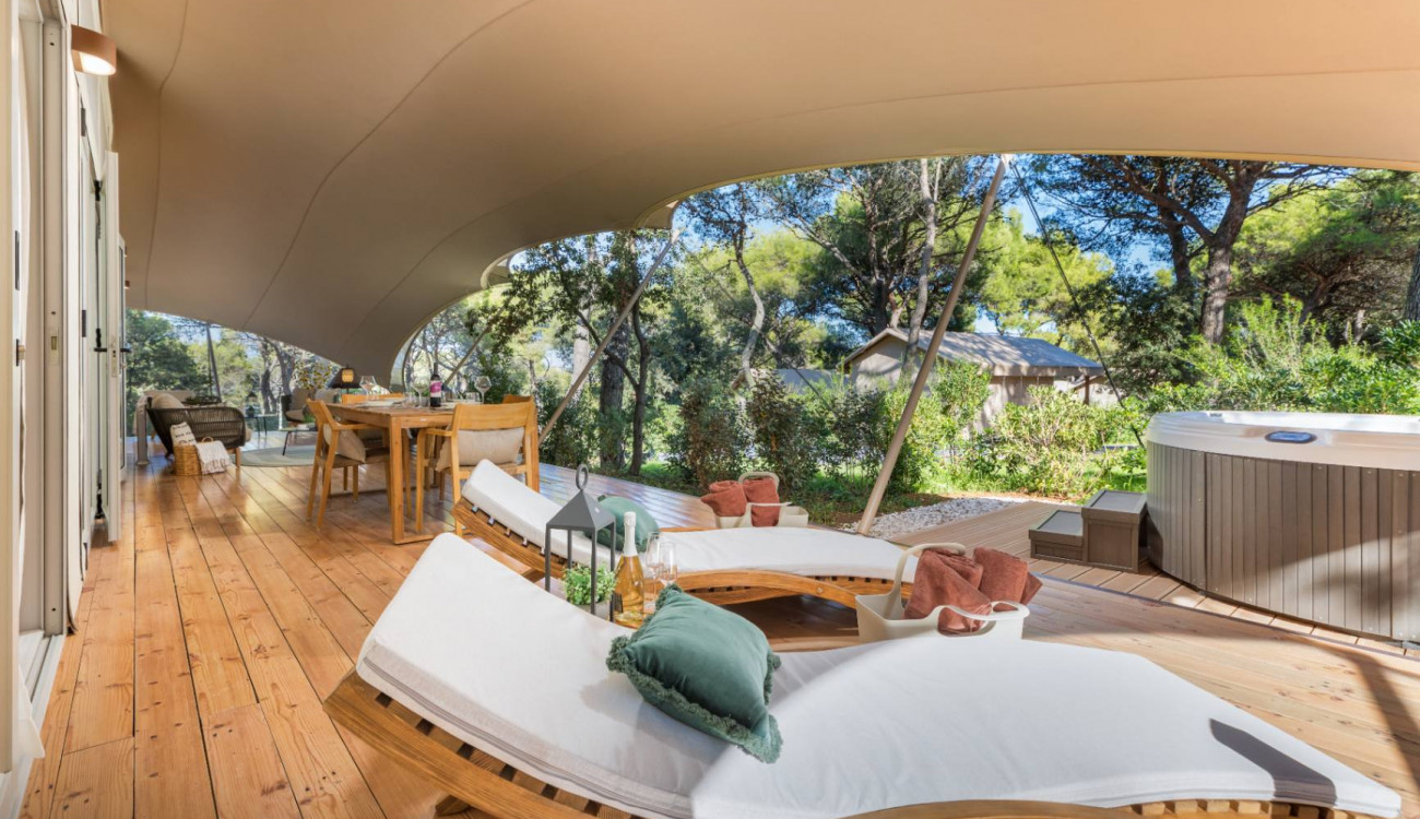 Late Summer Deal Arena One 99 Glamping