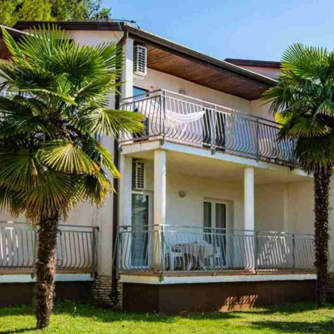 Al Pini Resort