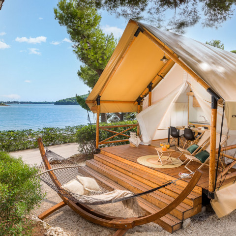 Arena One 99 Glamping