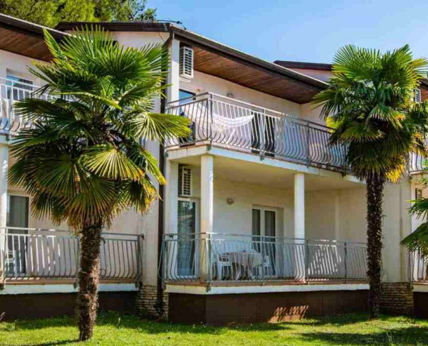 Al Pini Resort
