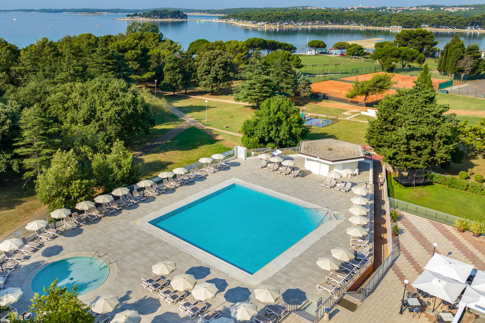 Arena Hotel Holiday_Beaches&Pools