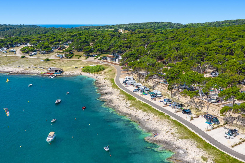 Arena Stupice Campsite_Luxury lot first row to the sea