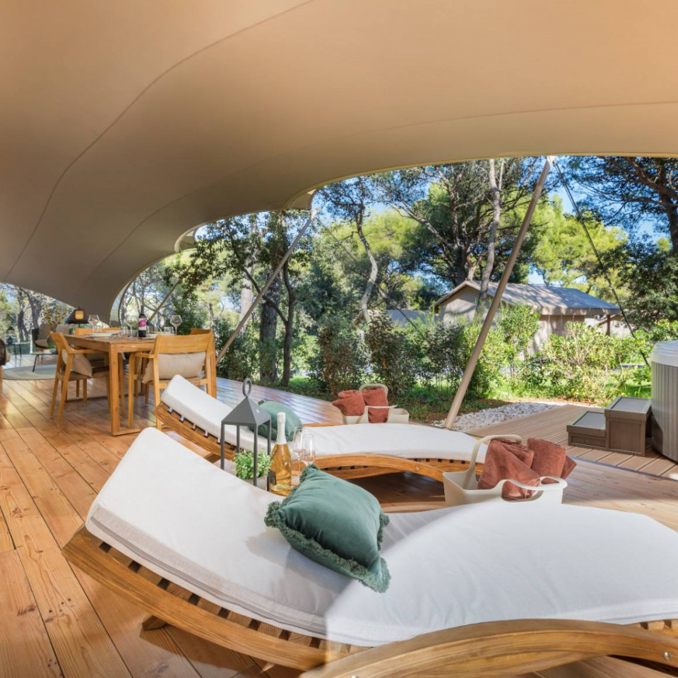 Late Summer Deal Arena One 99 Glamping